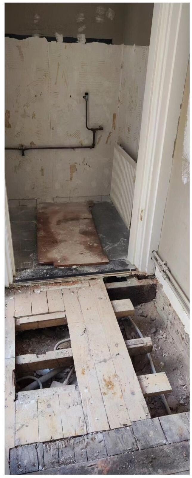 Voor de werkzaamheden: Compacte toiletrenovatie