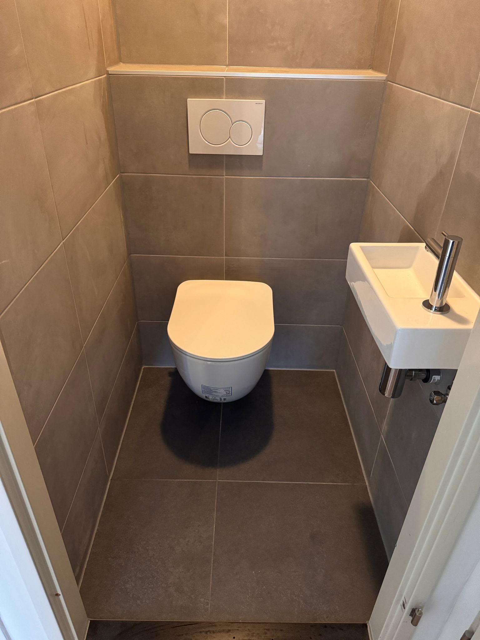 Compact toilet, compleet vernieuwd – beeld 2